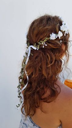 Woodland Wedding Hair, White Hydrangea Wedding, Simple Flower Crown, Floral Hair Piece, Wedding Hairstyles And Makeup, Floral Headpiece Wedding, Leaves Garland, Hydrangea Wedding, Flower Braids