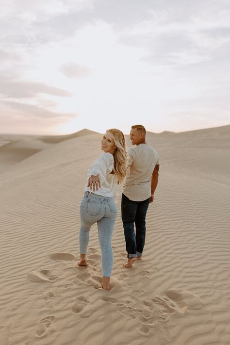 Sand Dunes Engagement Photos, Windy Hair, Engament Photos, Sand Dunes Photoshoot, Engagement Pictures Beach, Engagement Shoots Poses, Light Sunset, Wedding Engagement Pictures, Engagement Shots