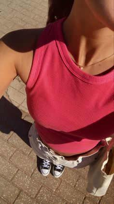 #pinktops Zara Pink Crop Top, Pink Crop Tank Top Outfit, Pink Tank Top Outfit, Cropped Tank Top Outfit, Pink Tank Tops Outfit, Undershirt Outfit, Zara Basic Top, Germany Fashion, Insta Aesthetic