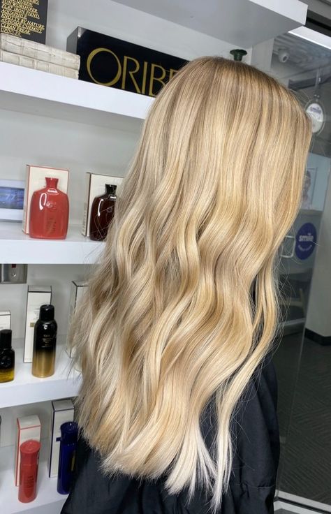 Bright Golden Blonde Hair Highlights, Solid Light Blonde Hair, Light Butter Blonde Hair, Creamy Warm Blonde, Golden Platinum Blonde Hair, Light Golden Blonde Balayage, Creamy Honey Blonde Hair, Buttery Blonde Hair Highlights, Soft Golden Blonde Hair