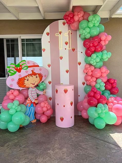 Echa un vistazo a este video Strawberry Shortcake Backdrop Idea de Mylilicreations First Birthday Strawberry Shortcake, Strawberry Shortcake Trunk Or Treat, Strawberry Shortcake Balloon Arch, Strawberry Shortcake Birthday Ideas, Strawberry Shortcake Birthday Party Decorations, Strawberry Shortcake Decorations, Strawberry Shortcake Party Decorations, Strawberry Shortcake Nursery, Strawberry Shortcake Birthday Theme