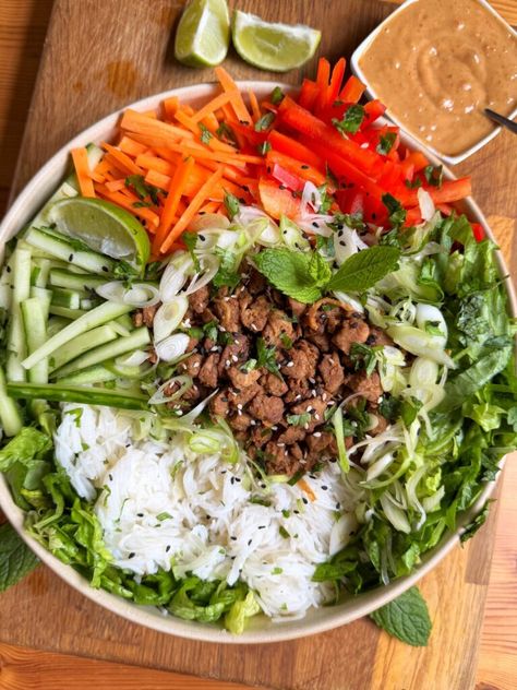 Vietnamese summer roll bowl Cali Roll Bowl, Vietnamese Rice Bowl, Summer Roll Bowl, Vietnamese Summer Rolls, Frozen Fruit Bars, Korean Beef Bowl, Summer Roll, Vietnamese Rice, Spring Mix Salad