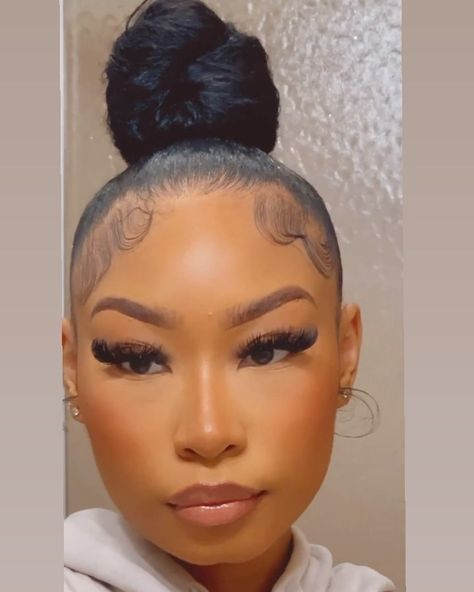 High Bun With Extensions, Slick Up Bun, High Slick Bun, Slick Back High Bun, Slick Bun Hairstyles For Black Women, Natural Hair High Bun, Baddie Hairstyles Black, High Bun Natural Hair, Slick High Bun