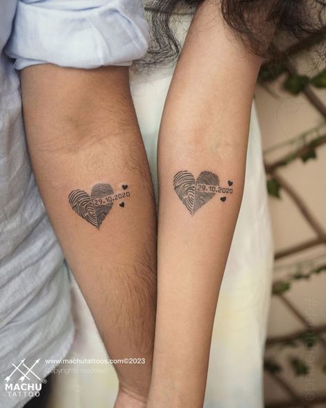 Unique Couple Tattoo, Couples Hand Tattoos, Fingerprint Heart Tattoos, Girlfriend Tattoos, Fingerprint Tattoos, Finger Tattoos For Couples, Couple Tattoo Ideas, Best Couple Tattoos, Small Matching Tattoos