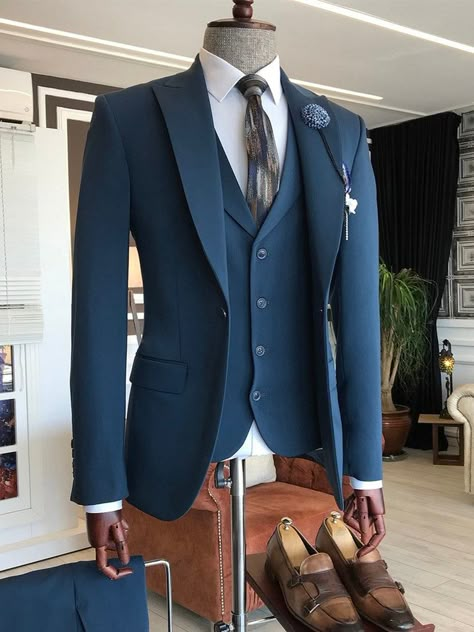 Men Suits Blue, Blue Slim Fit Suit, Suit Prom, Prom Suits For Men, Royal Blue Suit, Men's Business Suits, Blue Suit Men, Dress Suits For Men, Outfits Hombre