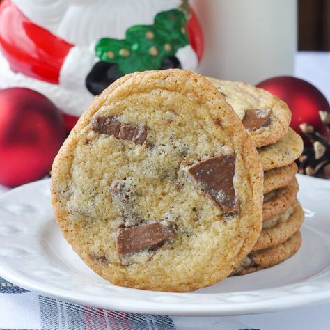 Especially for festive Christmas baking, what could be better than Terry's Chocolate Orange Chunk Cookies? Chocolate Chip cookies with a memorable twist. Chocolate Orange Cookies, Chocolate And Orange, Terry's Chocolate Orange, Rock Recipes, Orange Cookies, Orange Chocolate, Perfect Cookie, Indulgent Desserts, Chocolate Orange