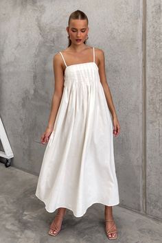 White Camisole Dress, Linen Sewing Ideas, Dresses Summer 2024, Dress Summer 2024, Summer Dresses 2024, Summer Dresses Cotton, Summer Cotton Dresses, Summer Work Outfit, Womens Summer Dress