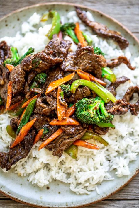 Plate of Beef Stir Fry With Rice Beef And Vegetable Stir Fry, Stir Fry With Rice, Kale Stir Fry, Stir Fry Seasoning, Vegetarian Stir Fry, Beef Stir Fry Recipes, Stir Fry Rice, Dinner Rotation, Quick Stir Fry