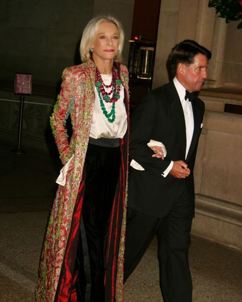 Met Ball Memory: Nan Kempner and Chris Meigher attend the Costume Institute’s Met Gala at the Metropolitan Museum of Art, 2003 🎭#whenlesswasmore #thewaywewere #metgala Nan Kempner, Met Ball, Costume Institute, Metropolitan Museum Of Art, Metropolitan Museum, Museum Of Art, Art Museum, Quick Saves, Art