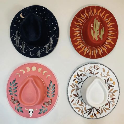 Painting Hats Ideas, Diy Cowgirl Hats, Decorating Cowboy Hats, Witchy Cowgirl, Custom Cowgirl Hats, Hat Decorating Ideas, Denim Jacket Diy Paint, Boho Hats, Cowboy Hat Design