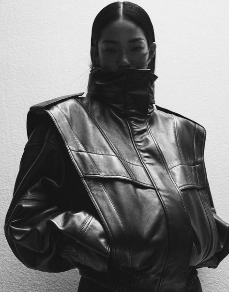 Ropa Upcycling, Looks Hip Hop, Vinyl Fashion, Juun J, Futuristic Fashion, Mode Inspo, Looks Style, Mode Inspiration, Large Fashion