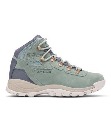 Columbia Newton Ridge Hiking Boots, Hiking Boots Fashion, Columbia Hiking Boots, Camp Outfits, Candle Photography, Outdoor Outfits, Hiking Boots Outfit, Outfit 2020, Columbia Shoes