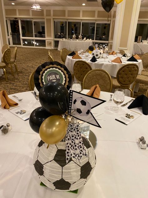 21 Birthday Ideas For Guys Decorations, Soccer Centerpieces, Soccer Senior Night, Soccer Party Decorations, Soccer Banquet, Soccer Awards, Graduation Party Desserts, Banquet Centerpieces, Backyard Graduation Party