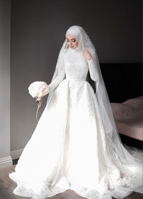 Hijabi Wedding Dress Simple, Hijab Wedding Gown, Dress Wedding Hijab, Hijabi Wedding Dress, Trendy Abaya, Clumsy Girl, Modest Bridal Dresses, Wedding Dress Hijab, Hijabi Wedding