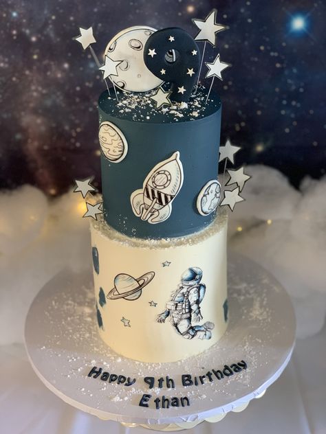 We had this custom cake made for our son’s 9th birthday🪐💫☄️and love everything about it, especially the taste!!! It was hands down one of the best cakes i’ve eaten. The top layer was vanilla cake with oreo mousse filling and the bottom layer was vanilla cake with strawberry mousse filling🍓 Space Theme Birthday Cake, Astro Birthday, Space Birthday Cake, Strawberry Mousse Filling, Birthday Party Space, Space Cakes, Oreo Mousse, Doodle Cake, Mousse Filling