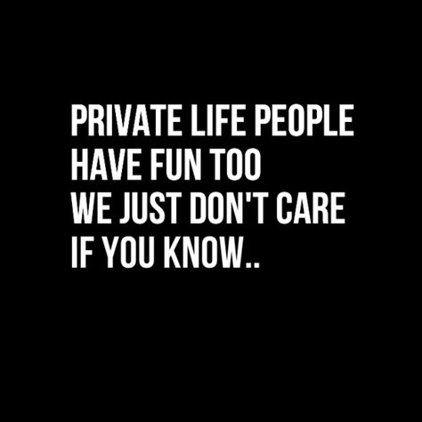 Show Off Quotes, Smart Quotes Wisdom, Social Media Quotes Truths, Social Media Detox Quotes, Private Life Quotes, Privacy Quotes, Social Media People, Pinterest Quotes, Smart Quotes