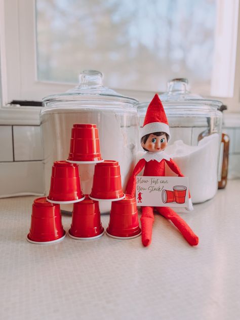 Elf On The Shelf Solo Cups, Taylor Swift Elf On The Shelf, Shelf Elf, Elf Kit, Awesome Elf On The Shelf Ideas, Red Solo Cup, Red Cup, Elf Antics, Shot Cups