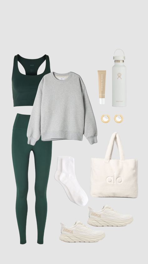 Green Yoga Outfit, Green Athleisure Outfit, Minimalist Athleisure Outfits, Gym Outfits For Women Modest, Pilates Outfit Ideas, Old Money Gym Outfit, Comfy Clean Girl Outfits, Yoga Aesthetic Outfit, Green Workout Outfit