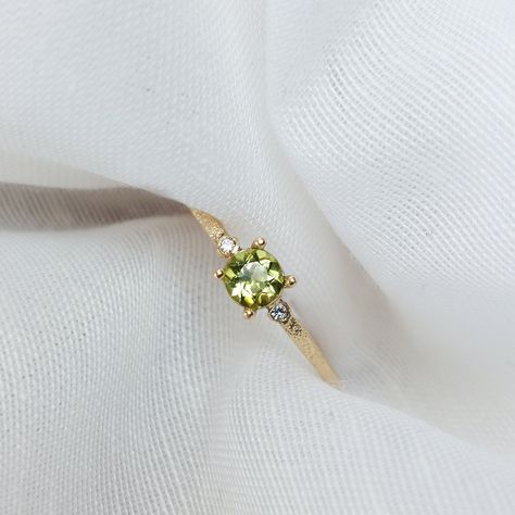 Yellow Gold Peridot Ring, Gold And Peridot Ring, Peridot And Gold Ring, Peridot Gold Jewelry, Oval Peridot Ring, Peridot Stone Ring, Engagement Ring Peridot, Engagement Rings Peridot, Green Ring Aesthetic