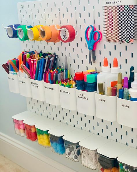 From pegboards to drawers to carts, arts and crafts supplies are all sorted and ready for creativity to flow 🎨✂️ Swipe through for organization inspiration ✨ #artsandcrafts #craftorganization #charlottehomes Ikea Pegboard, Rangement Art, Craft Station, Art Supply Organization, Sewing Space, Craft Area, Organization Inspiration, Art Corner, Craft Corner