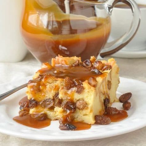 Rum Raisin Sauce, Rum Raisin Bread Pudding, Rum Raisin Bread, Raisin Bread Pudding, Best Bread Pudding, Newfoundland Recipes, Rum Butter, Rum Sauce, Bread Pudding Recipes