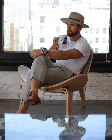 Mens Summer Outfits, Coffee Fashion, Mode Casual, Mens Fashion Classy, Mens Fashion Casual Outfits, Men Fashion Casual Outfits, Outfits With Hats, Mode Inspo, Gentleman Style