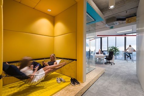 Relax zone Coworking Space Design, Room Decor Ideas Diy, Asma Kat, Interior Kantor, Coworking Office, Office Space Design, Student House, Indie Room, Workplace Design