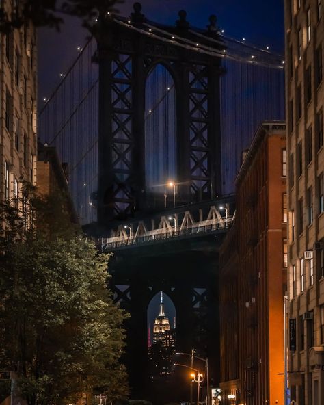 Brooklyn At Night, Brooklyn Aesthetic New York, Brooklyn Ny Aesthetic, Jazz New York, Nyc Night Aesthetic, Brooklyn Aesthetic, Spiderverse Dr, Brooklyn Summer, Brooklyn Night