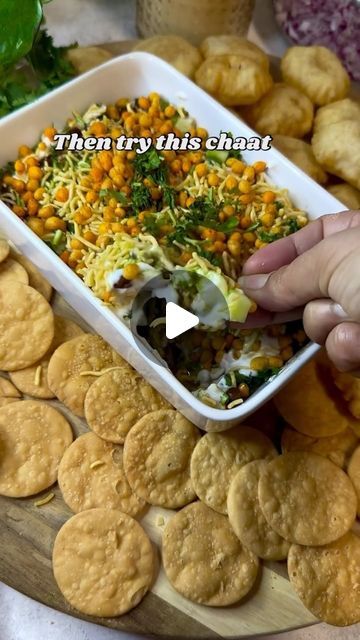 Home Recipies on Instagram: "Chaat Dip recipe: 🌿🍀
1. In a bowl take hung curd/yoghurt 
2. Add dhaniya pudina chutney
3. Add imli chutney
4. Add finely chopped onions, cucumber, boiled potatoes and boiled black chana
5. Add some spices like salt, black salt, cumin powder and red chilli powder
6. Add green chillies and lots of coriander 
7. Finally too it with some more curd and chutneys
8. Garnish with bhujiya sev and boondi for extra crunch. 

➡️ save for future
➡️ share with friend
#chaat #dahipapdi #dahipuri #dahipurichat #chaatlover #delhistreetfood #desi #desikhana #indianfoodies #instadaily #instareels #nomnom #nasta #mesub #food #recipe  @instant_recipies" Instant Recipes Indian Snacks, Chaat Party, Indian Food Party, Pudina Chutney, Chana Chaat Recipe, Red Chilli Powder, Breakfast Recipes Indian, Indian Dessert, Chaat Recipe