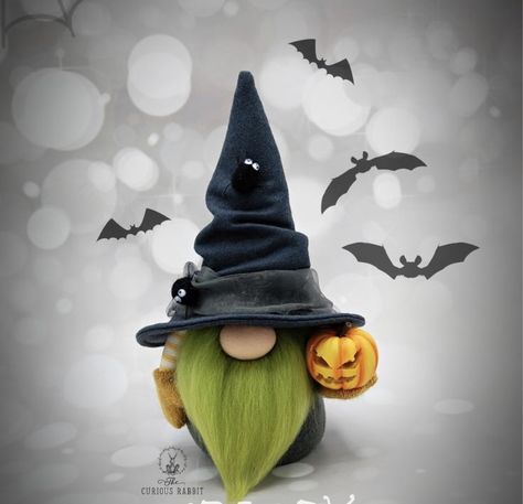 Witch Gnome, Gnome Paint, Polymer Clay Halloween, Table Centerpieces Diy, Gnome Pictures, Halloween Clay, Carved Pumpkin, Fall Floral Arrangements, Adornos Halloween