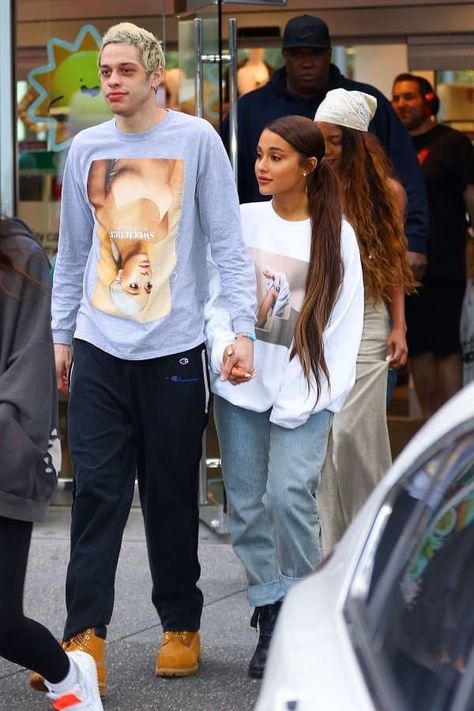 Sweetener Album Cover, Couple Twinning Outfits, Ariana Grande And Pete Davidson, Twin Clothes, Twinning Outfits, Ariana Grande 2018, Full Body Jumpsuit, Ciara And Russell Wilson, White Tulle Dress