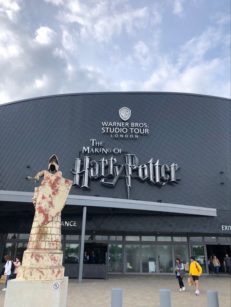 The Making Of Harry Potter London, Warner Bros Harry Potter Studios, Manifest 2025, Harry Potter Vibes, Harry Potter London, Romanticize A Quiet Life, Warner Bros Studio Tour, Harry Potter Studios, Life In London