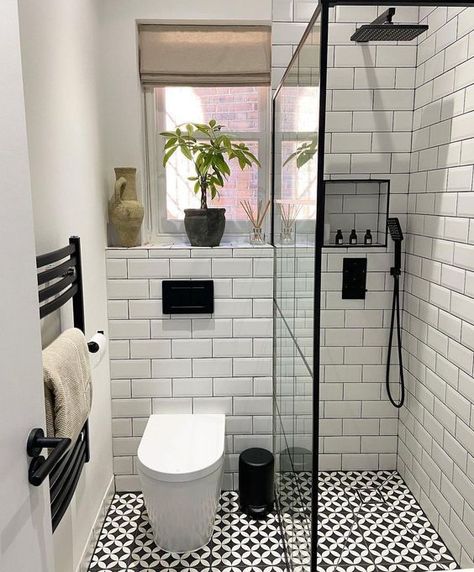 Bathroom Tile Design Ideas, Beautiful Tile Bathroom, Small Shower Room, Black And White Tiles Bathroom, Tile Design Ideas, Tiled Bathroom, Small Bathroom With Shower, Small Bathroom Layout, Black White Bathrooms