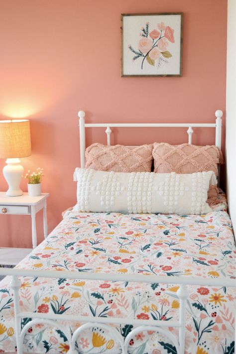 Big Girl Bedroom Ideas, Floral Girls Bedroom, Bedroom Ideas Girl, Girl Floral Bedroom, Boho Girls Bedroom, Small Girls Bedrooms, Peach Bedroom, Girls Bedroom Makeover, Girl Room Inspiration