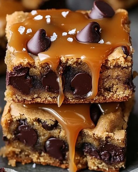 Salted Caramel Chocolate Chip Cookie Bars Gooey Salted Caramel Chocolate Chip Cookie Bars, Salted Caramel Chocolate Chip Bars, Salted Caramel Chocolate Cookies, Caramel Chocolate Chip Cookie Bars, Optimal Recipes, Caramel Chocolate Chip Cookie, Salted Caramel Chocolate Chip Cookies, Salted Caramel Desserts, Chocolate Chip Cookie Bar Recipe