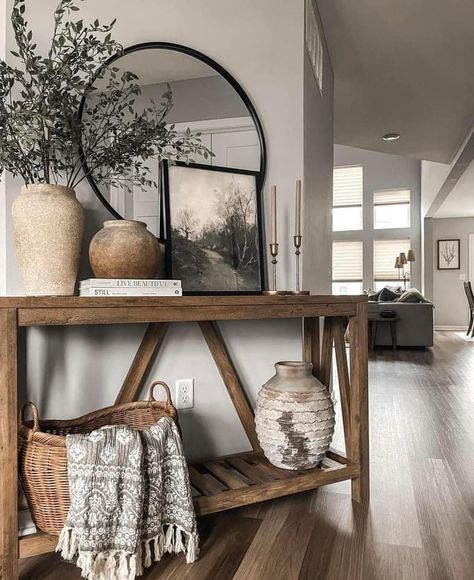 Modern Farmhouse Entryway, Scandi Living, Console Table Decorating, Entryway Table Decor, Home Entrance Decor, Hus Inspiration, Decor Home Living Room, Living Room Inspo, House Entrance