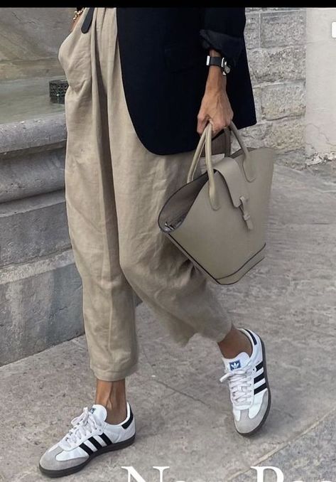 Looks Adidas, Adidas Samba Outfit, Samba Outfit, Outfits Petite, Casual Chic Style, Inspiration Mode, Adidas Samba, Outfits Casuales, Primavera Estate