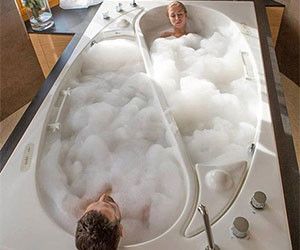 silly but awesome: Yin Yang Couples Bathtub Bath Tub For Two, Drømme Bad, Dekorere Bad, Hus Inspiration, घर की सजावट, Dream Bathrooms, Dream Bathroom, Style At Home, Beautiful Bathrooms