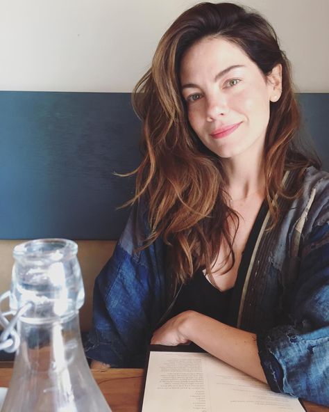 Hollywood Star, Oxford Shirt Women, Nicholas Sparks Movies, Michelle Monaghan, Celebrity Style Icons, Actress Images, Celebrity Faces, American Beauty, Hair Envy