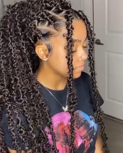 Every black girl loves a good protective hairstyle. Here are some amazing protective hairstyle ideas for summer, that are light and easy to maintain and manipulate. #easyhairstyle #hairstyleideas #cutehairstyle Protective Hairstyle Ideas, Butterfly Locs, Big Box Braids Hairstyles, Goddess Braids Hairstyles, Faux Locs Hairstyles, African Hair Braiding Styles, Box Braids Hairstyles For Black Women, Braided Cornrow Hairstyles, Cute Braided Hairstyles