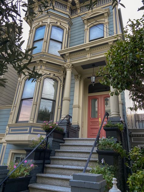 san francisco, san fran, town houses, home, house inspo, aesthetic San Francisco Houses Aesthetic, House In San Francisco, San Fran Apartment, San Francisco Apartment Aesthetic, House Inspo Aesthetic, San Francisco Townhouse, Authentic Pics, San Francisco Home, San Francisco Apartment