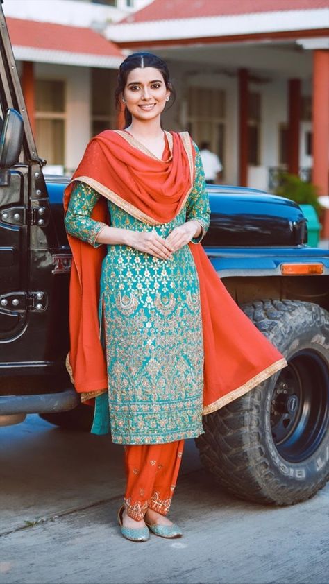 Ghaint jatti Nimrat Khaira Suits, Punjabi Wedding Suit, Bridal Suits Punjabi, Nimrat Khaira, Punjabi Models, Salwar Suits Party Wear, Punjabi Outfits, Punjabi Suit, Casual Day Outfits