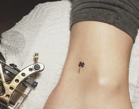 180+ Cute Tiny Tattoos Ideas for Women (2023) - TattoosBoyGirl Shamrock Tattoo, Design Tatuaje, Leaf Clover Tattoo, Four Leaf Clover Tattoo, Clover Tattoo, Shamrock Tattoos, Clover Tattoos, Inspiration Tattoos, Cat Tattoos