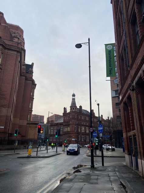 cars and builidng at daytime im manchester Manchester Aesthetic, Manchester Architecture, Manchester Town Hall, Manchester Travel, England Aesthetic, Ireland Destinations, Life In The Uk, English Architecture, Uni Life