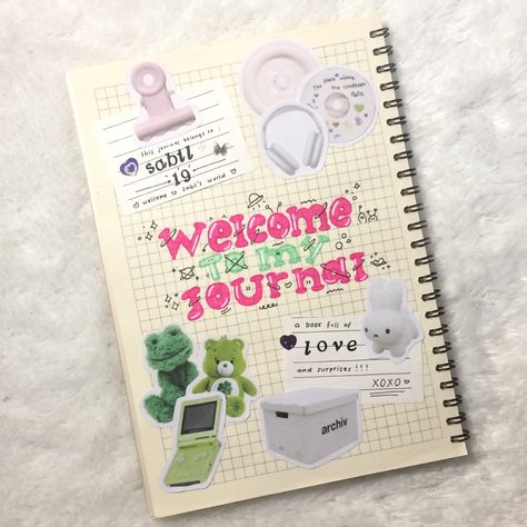 Cartoon Journal, Journal Items, Stationery Obsession, Bulletin Journal Ideas, Kpop Journal, Memory Journal, Diy Journal Books, Drawing Journal, Scrapbook Book