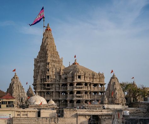 Dwarka, Gujarat, India. Dwarka Temple Hd Wallpaper, Dwarka Gujarat, Dwarka Temple, Dwarkadhish Temple, Dwarikadhish Hd Wallpaper, Bhagwat Geeta, Om Art, Hd Wallpapers For Laptop, Hindu Temples