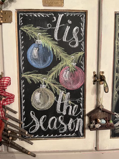 Diy Christmas Chalkboard Ideas, Winter Chalkboard Ideas, Chalk Art Christmas, Chalkboard Pictures, Chalkboard Wall Decor, Christmas Chalkboard Art, Fun Chalk Art, Chalkboard Art Quotes, Chalkboard Wall Art