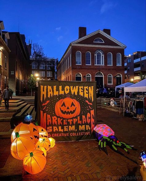 Salem Massachusetts Aesthetic, Halloween America, Salem Massachusetts Halloween, Salem Trip, Salem Halloween, Halloween Usa, Hallowen Ideas, Catty Noir, Spooky Szn