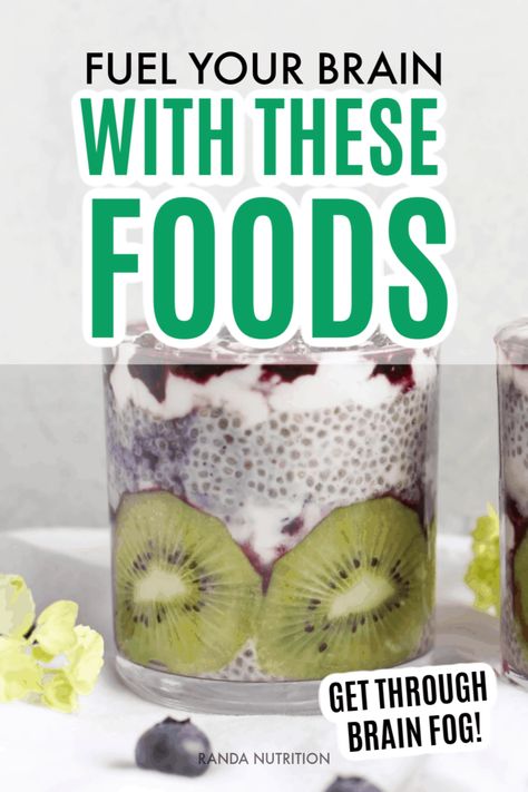 Looking for a burst of energy or brain fog relief?  Eat these foods to fuel your brain and feel so much better. Brain food includes healthy fats ands bright colored fruits and vegetables. Includes brain healthy recipes to make it easy and to give you energy to push through your workout. #nutritiontips #brainfood Healthy Habits Challenge, Good Brain Food, Whole Grain Foods, Post Workout Smoothie, Workout Smoothies, Yellow Teeth, Mindful Parenting, Chia Seed Pudding, Fatty Fish