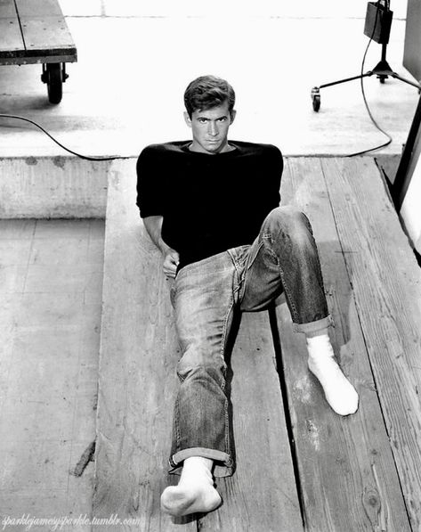 James Dean Photos, Norman Bates, Anthony Perkins, Hollywood Men, Classic Movie Stars, Black White Photography, Handsome Actors, Movie Photo, Hollywood Actor